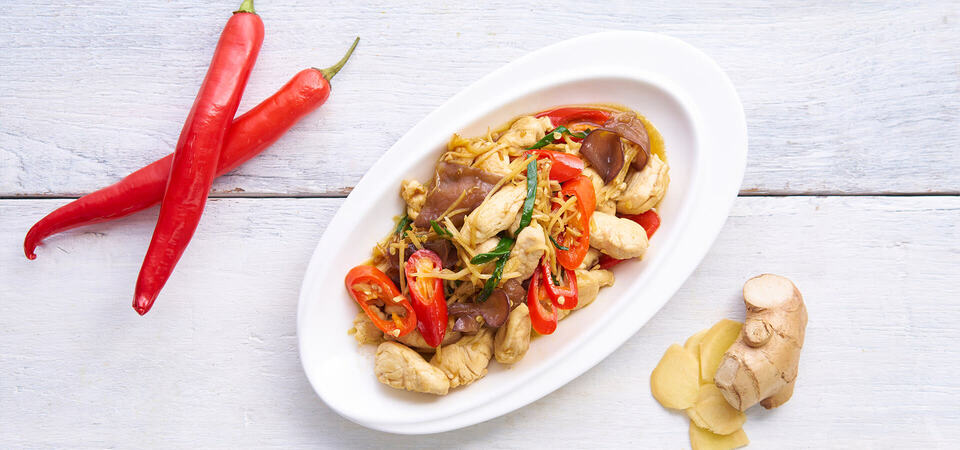 ไก่ผัดขิง